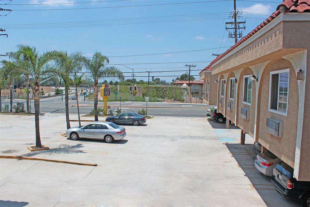 Orange Tustin Inn In Orange Exterior photo